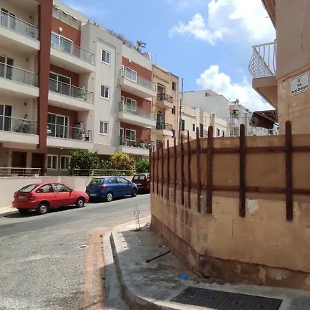 Modern 3 Bedroom 5m Away From Promenade Nyaraló Marsaskala