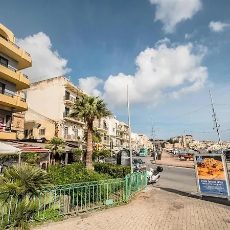 Modern 3 Bedroom 5m Away From Promenade