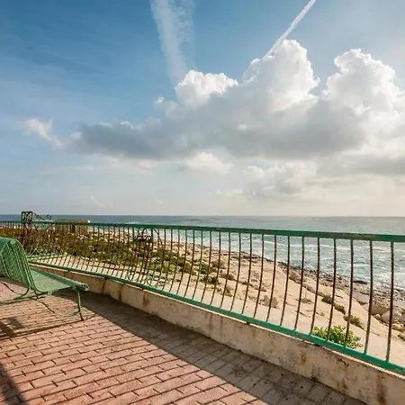 Dom wakacyjny Modern 3 Bedroom 5m Away From Promenade Marsaskala