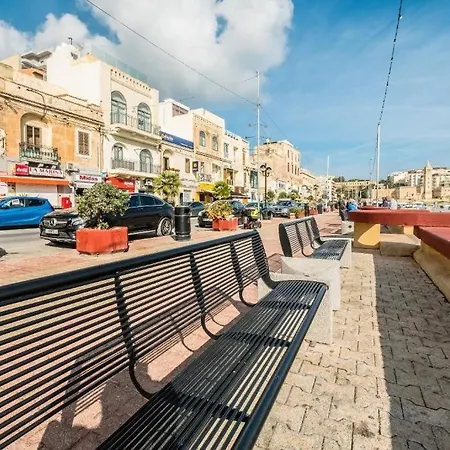 Modern 3 Bedroom 5m Away From Promenade