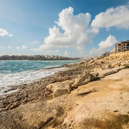 Dom wakacyjny Modern 3 Bedroom 5m Away From Promenade Marsaskala